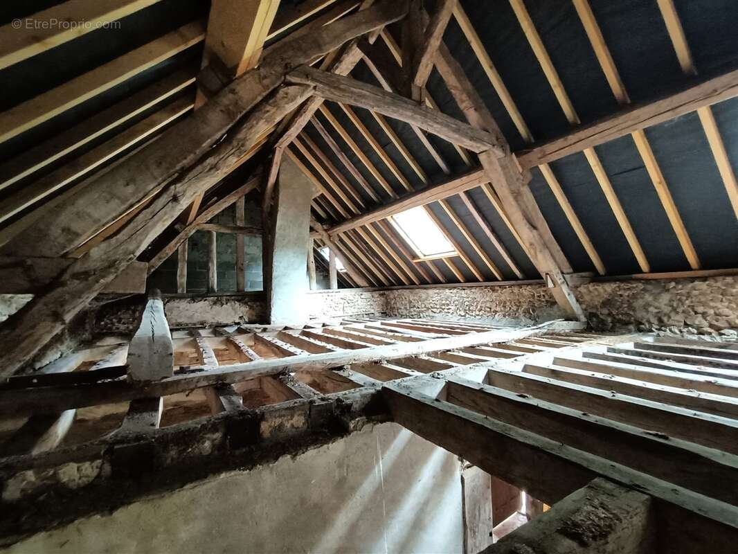 Maison à MONTIGNY-SUR-AVRE