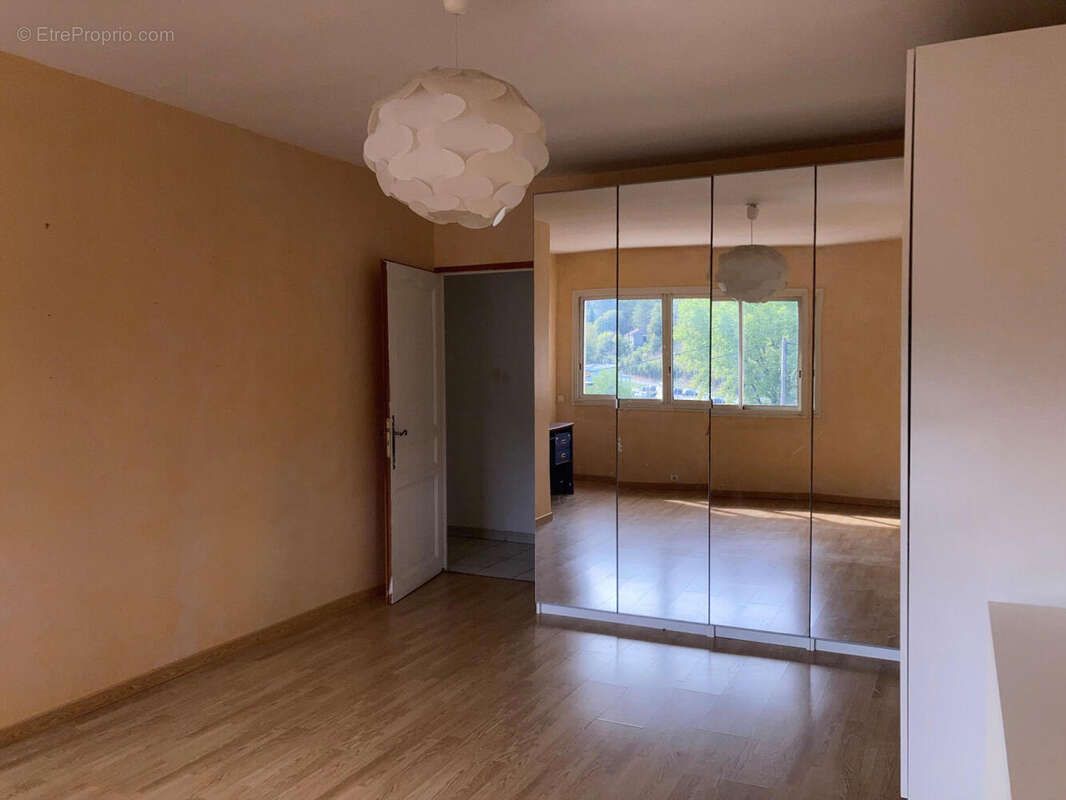 ch 2 avec placard - Maison à CAHORS