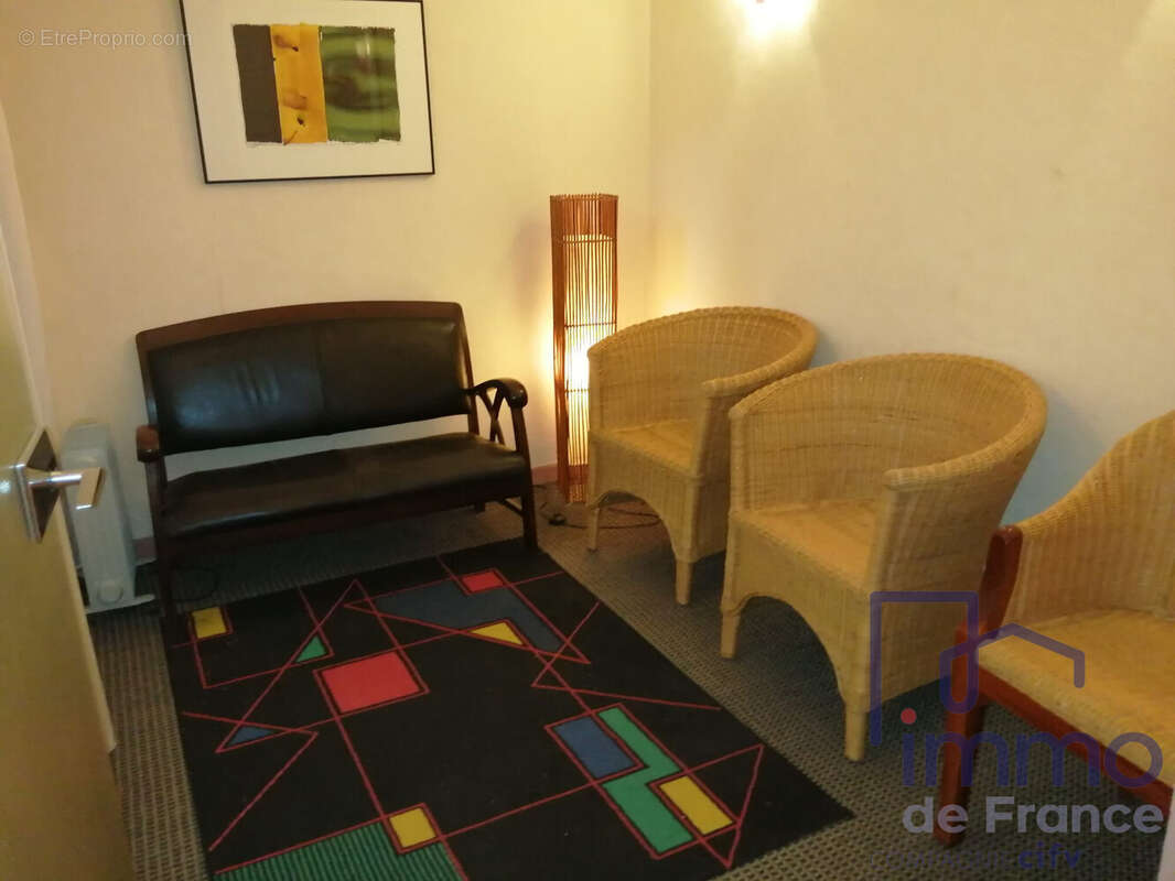 Commerce à VALS-PRES-LE-PUY