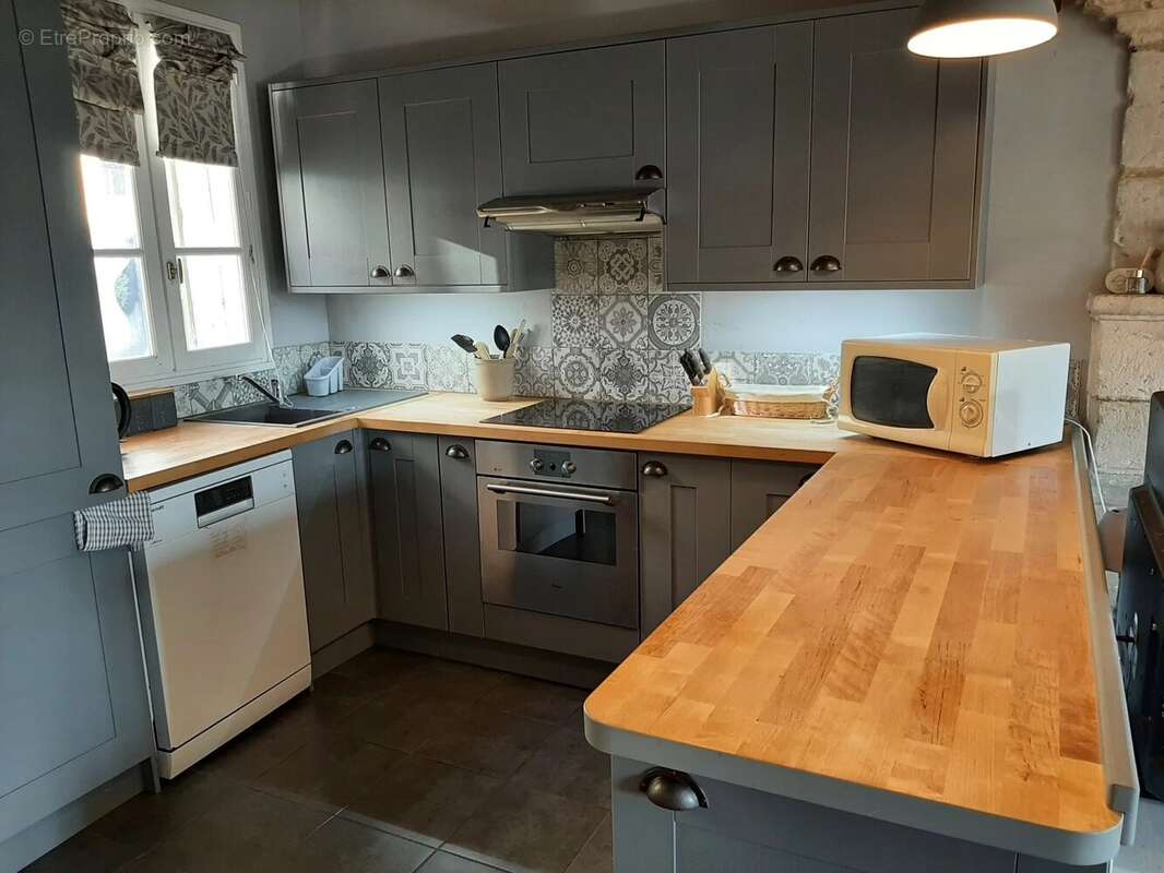 Maison à AUBETERRE-SUR-DRONNE