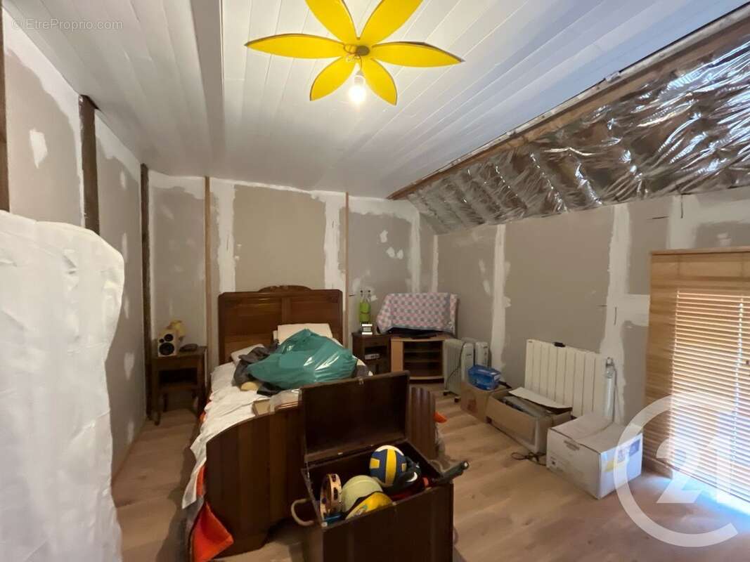 Maison à ENTRAINS-SUR-NOHAIN