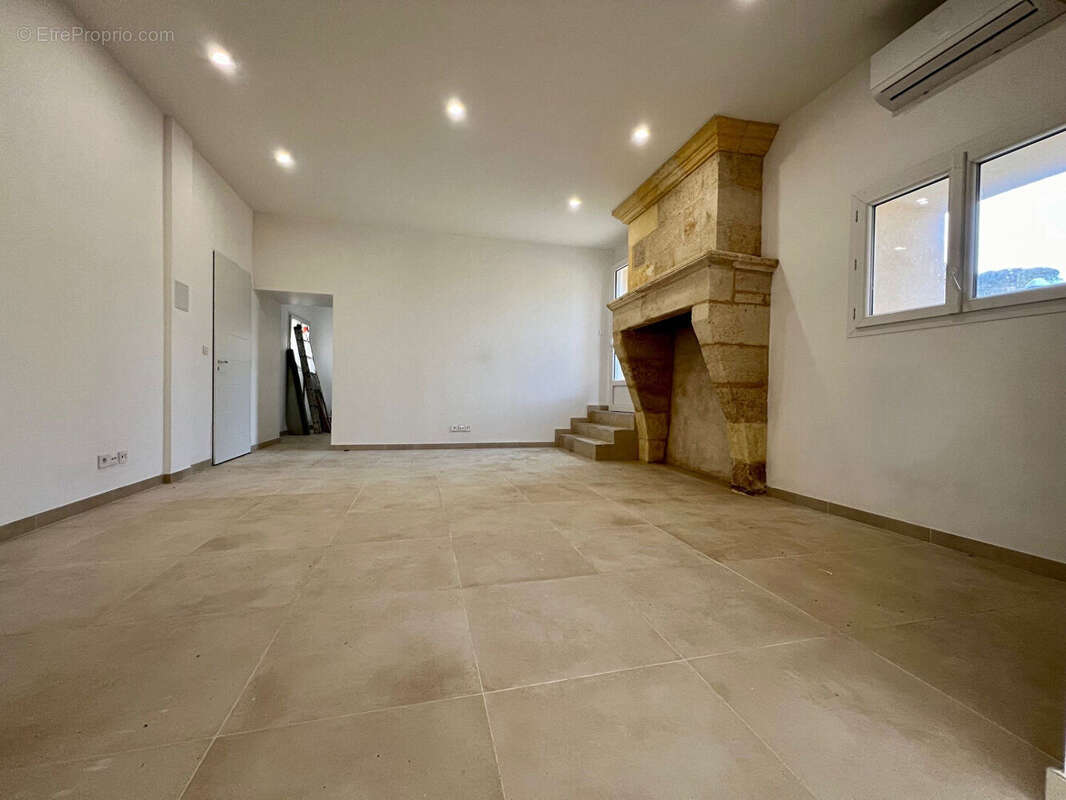 Maison à SAINT-EMILION