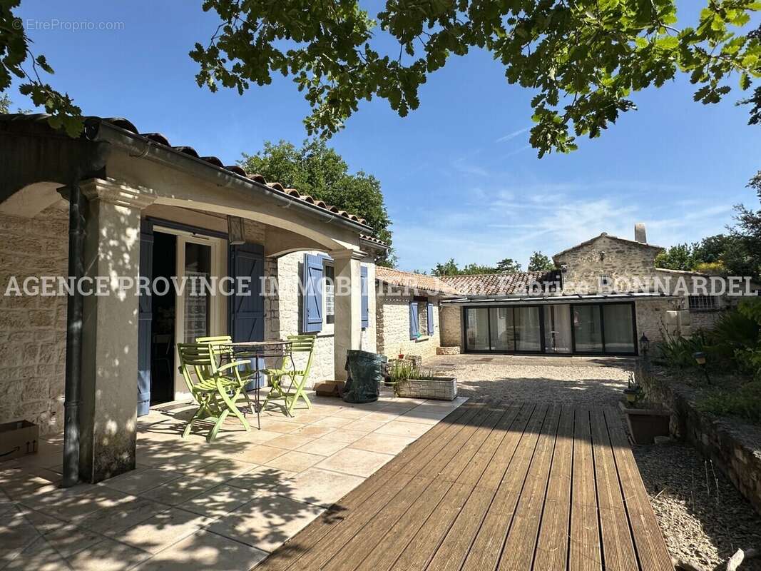 Maison à CHANTEMERLE-LES-GRIGNAN