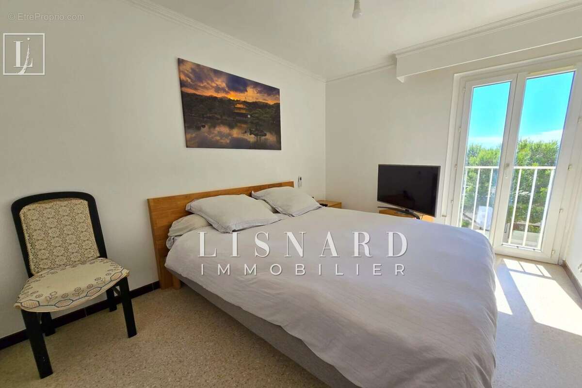 Appartement à VALLAURIS