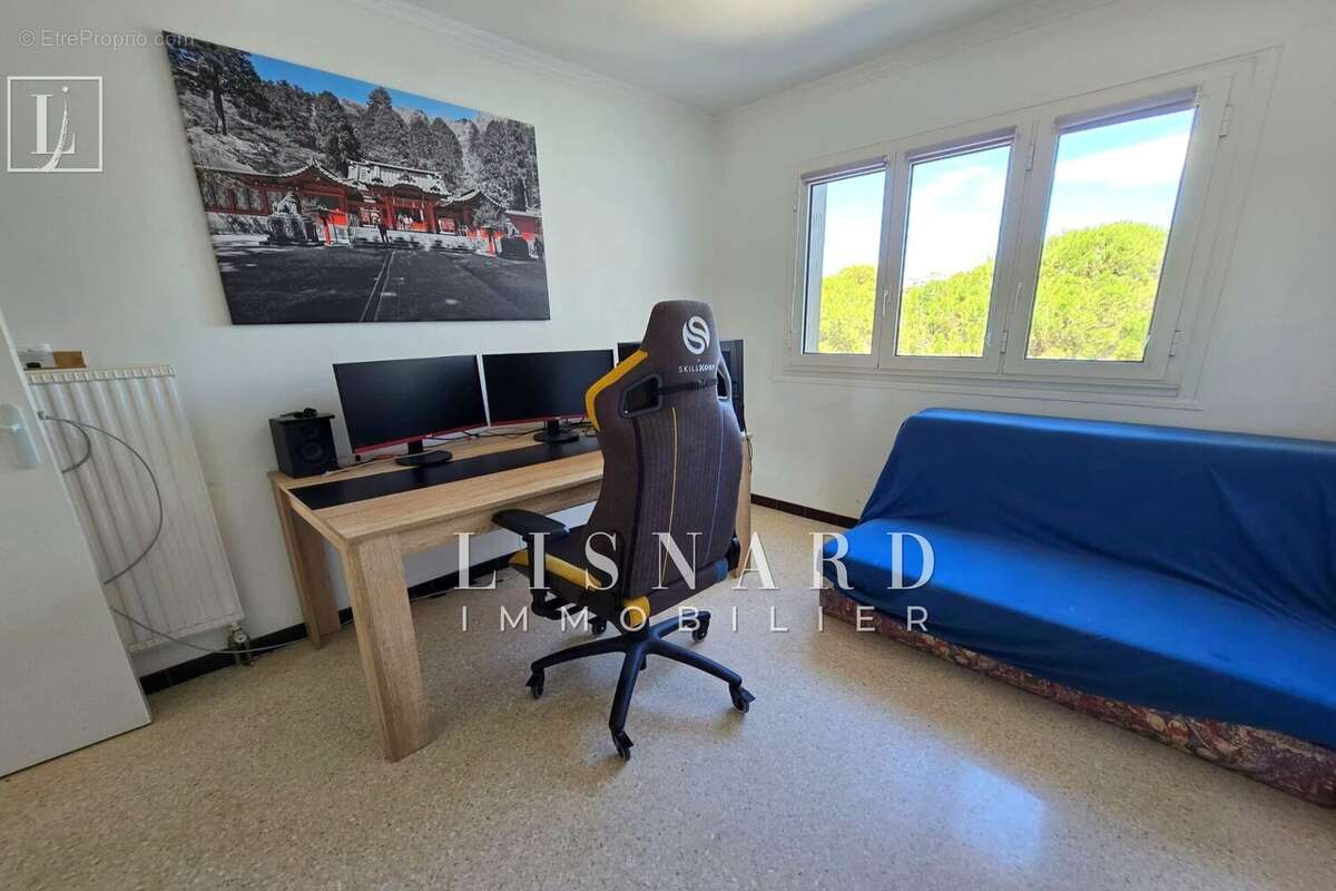 Appartement à VALLAURIS