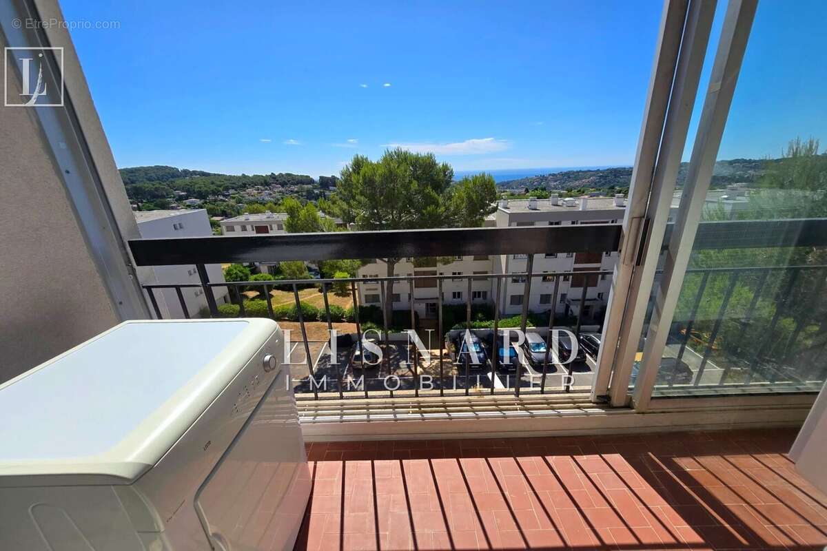 Appartement à VALLAURIS