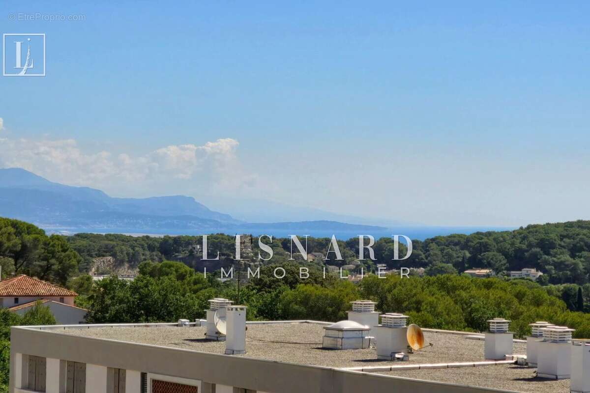 Appartement à VALLAURIS