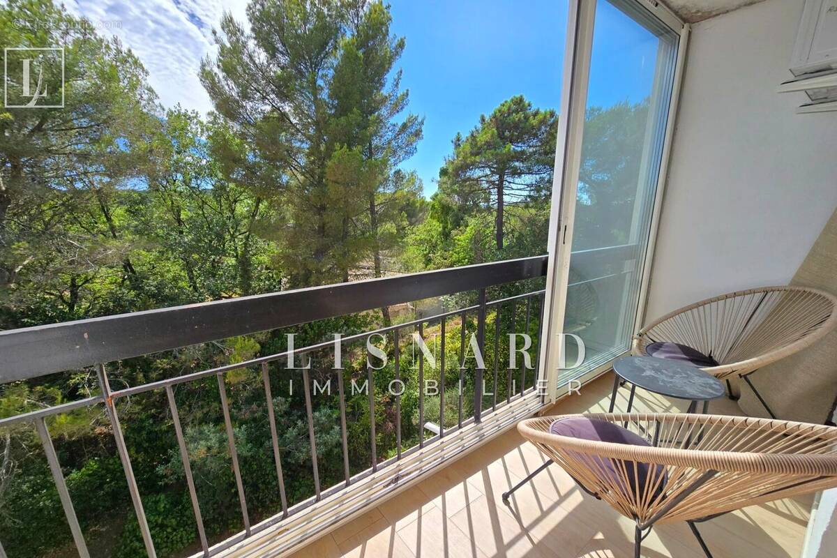 Appartement à VALLAURIS