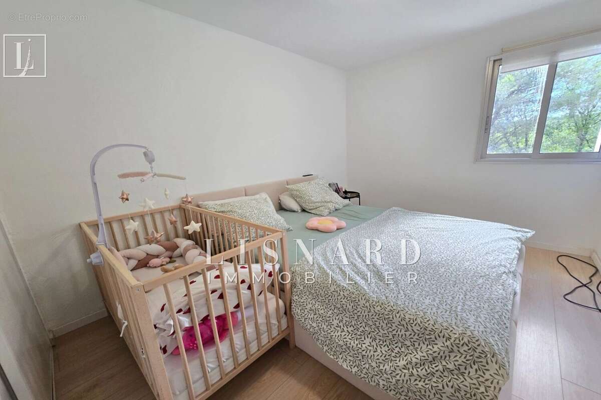 Appartement à VALLAURIS