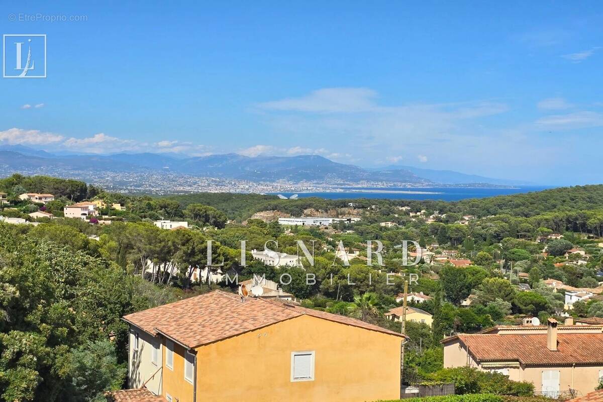 Appartement à VALLAURIS