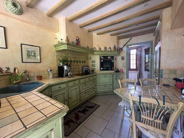 Cuisine aménagée et équipée. - Maison à PANILLEUSE