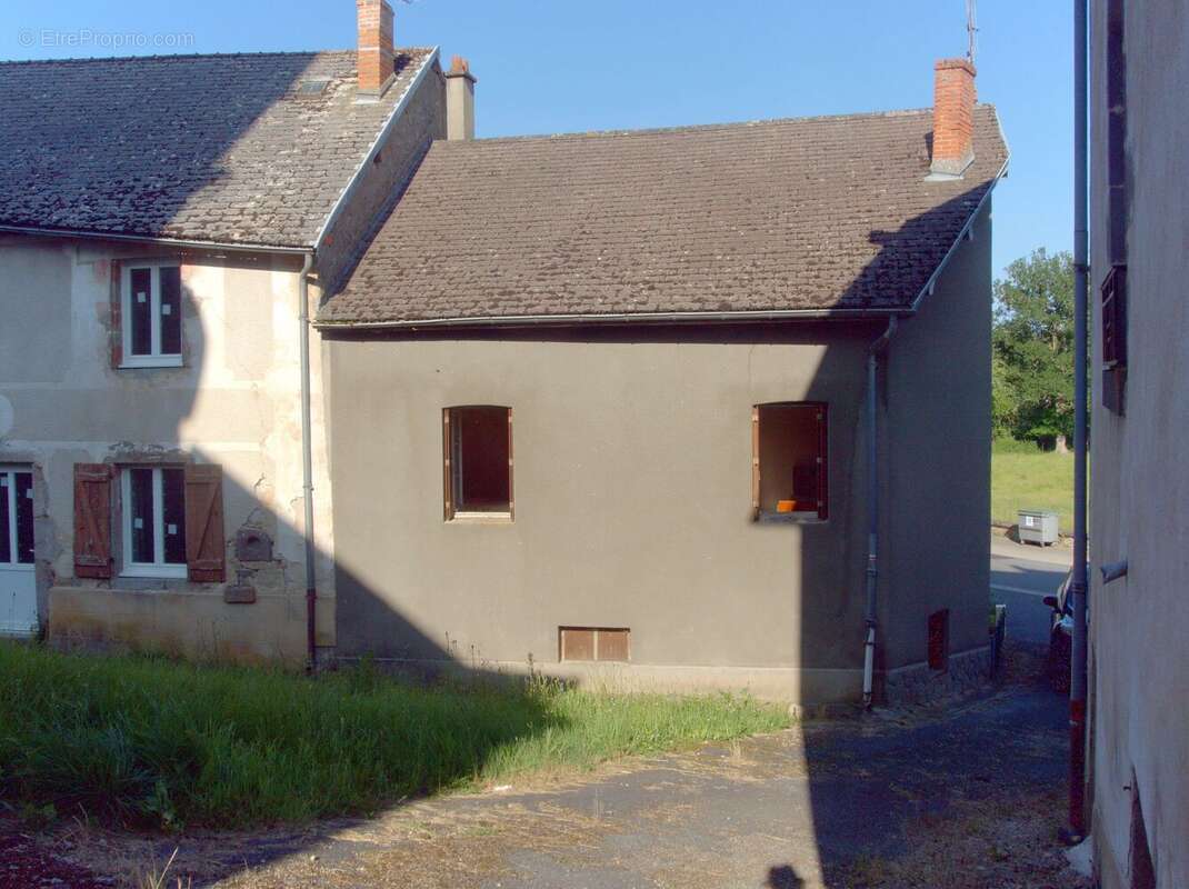 Maison à CONDAT-EN-COMBRAILLE