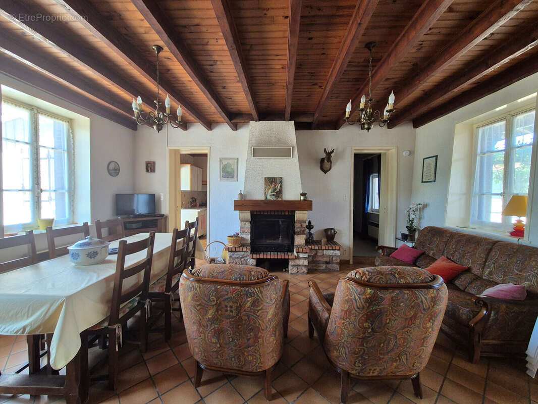 Maison à SAINT-JEAN-SUR-VEYLE