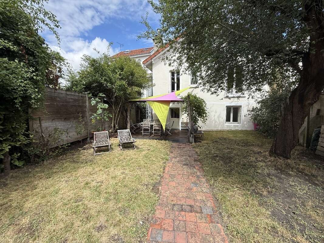 Maison à LE PERREUX-SUR-MARNE