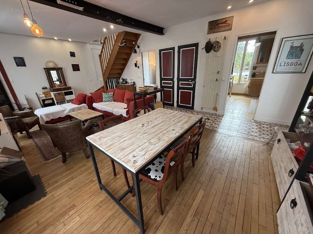 Maison à LE PERREUX-SUR-MARNE