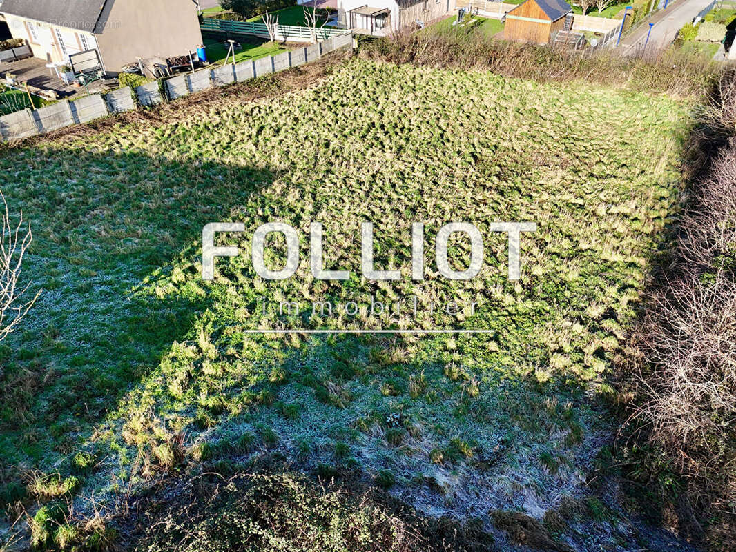 Terrain à BARNEVILLE-CARTERET