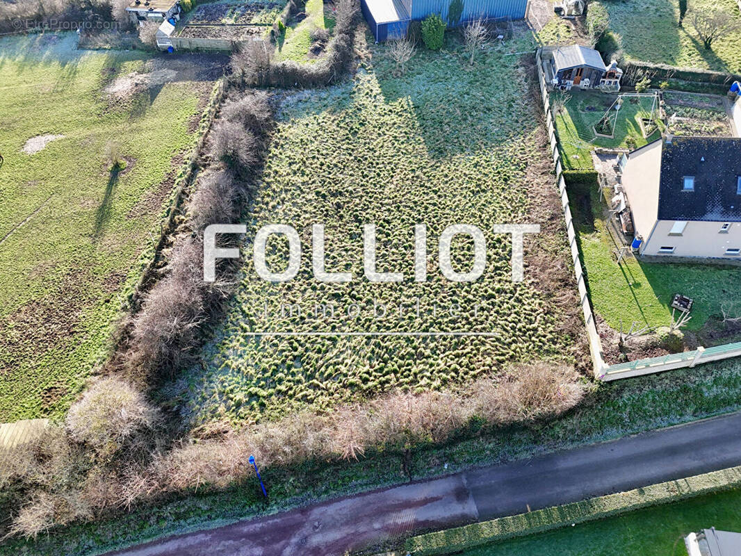 Terrain à BARNEVILLE-CARTERET