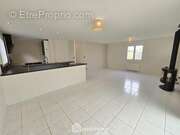 Avec sa cuisine ouverte - Maison à LE PIAN-MEDOC