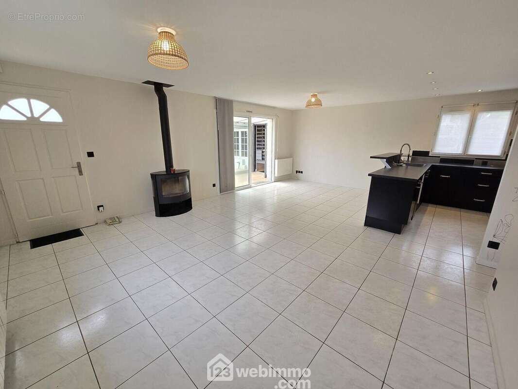 Avec un poêle à bois - Maison à LE PIAN-MEDOC