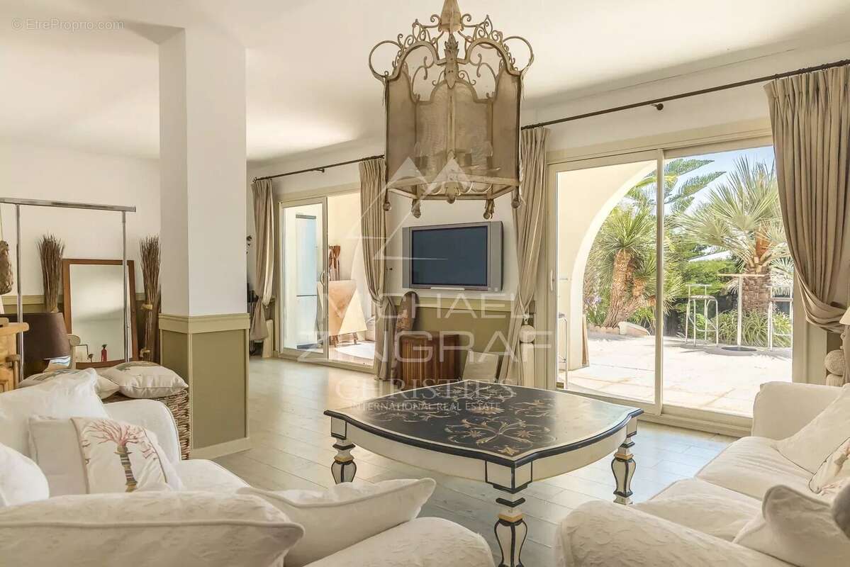 Maison à CAGNES-SUR-MER