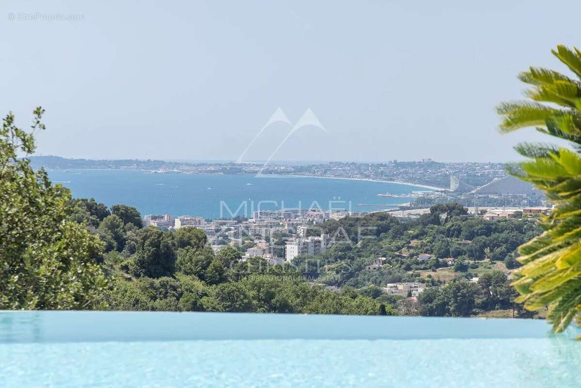 Maison à CAGNES-SUR-MER