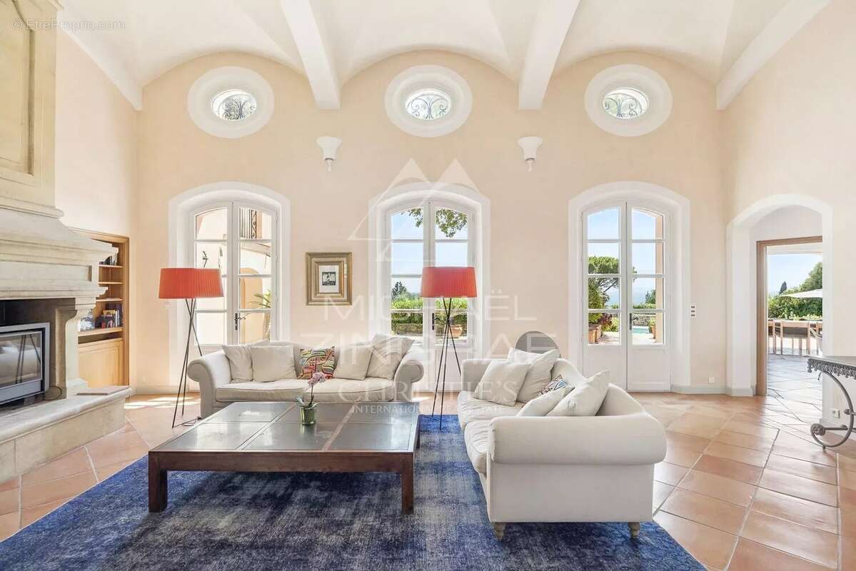 Maison à TOURRETTES-SUR-LOUP