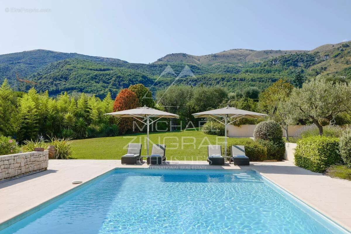 Maison à TOURRETTES-SUR-LOUP