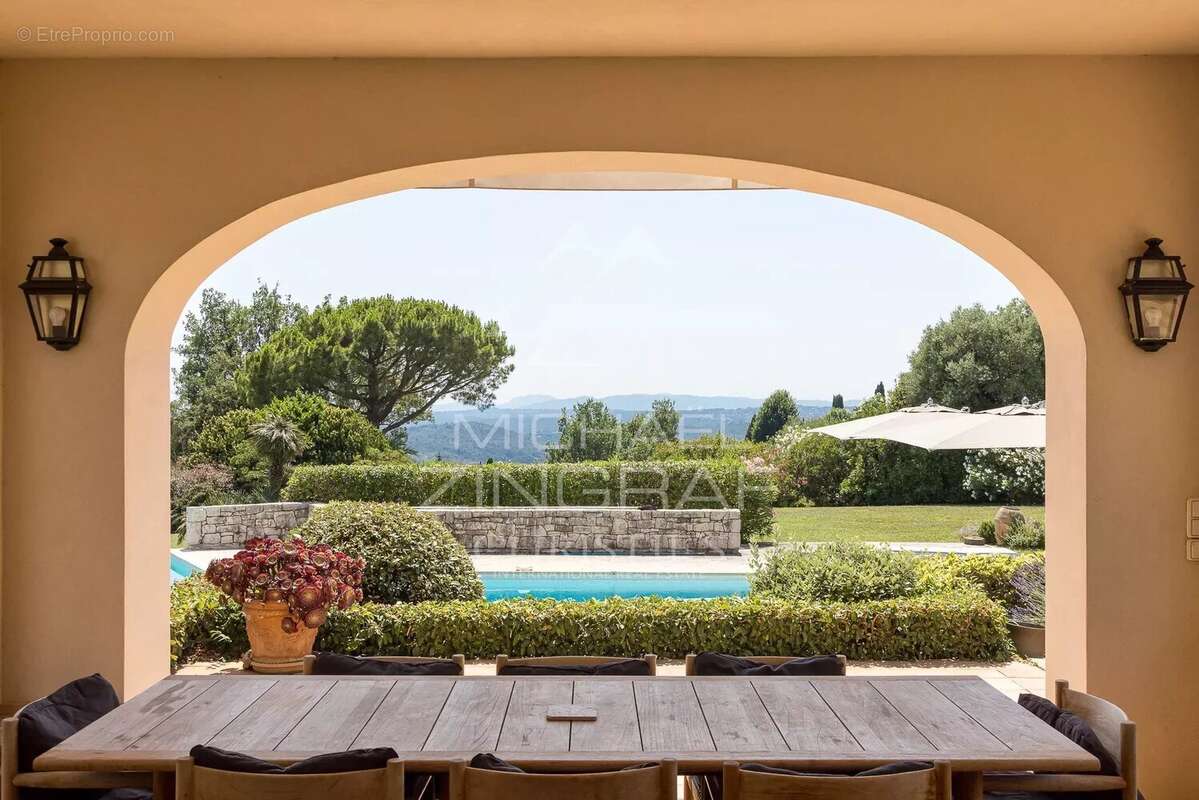 Maison à TOURRETTES-SUR-LOUP