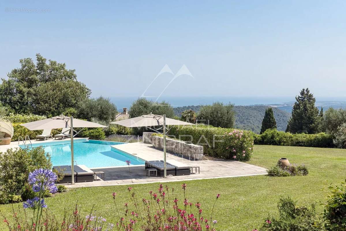 Maison à TOURRETTES-SUR-LOUP