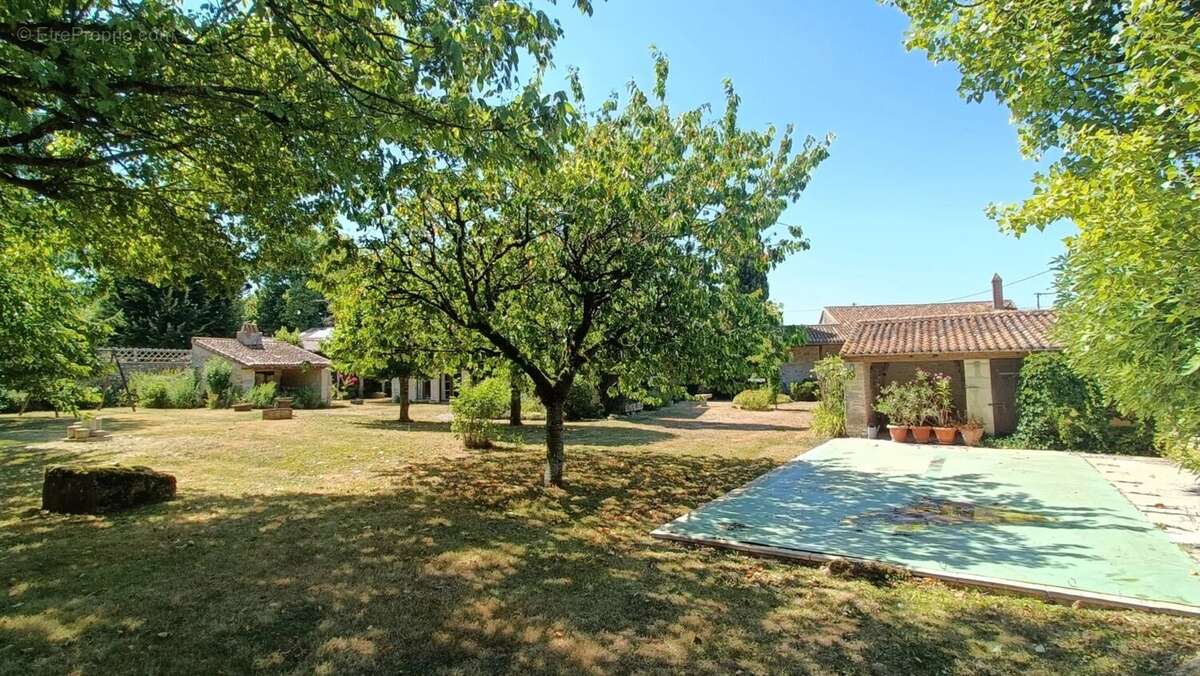 Maison à LA GRIMAUDIERE