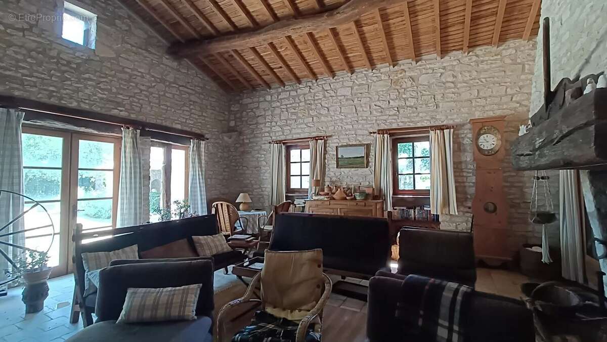 Maison à LA GRIMAUDIERE