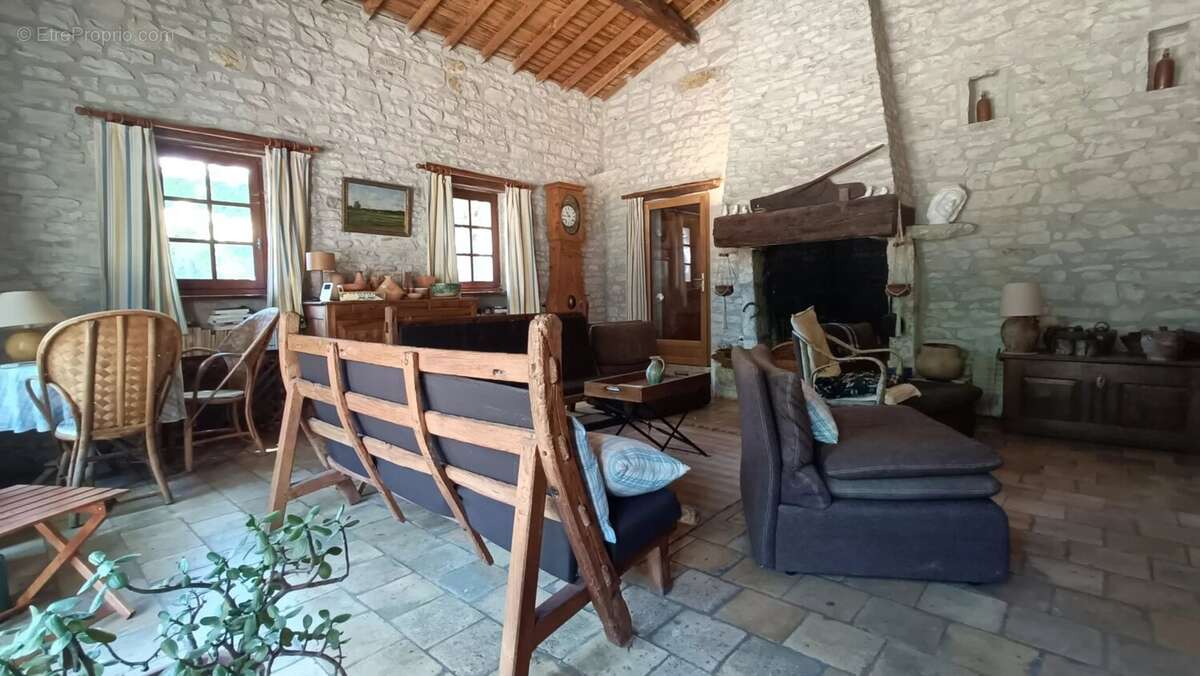 Maison à LA GRIMAUDIERE