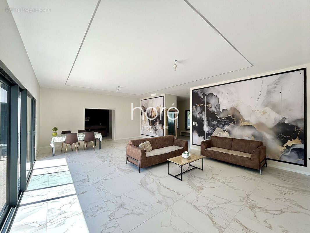 Maison à MAY-SUR-ORNE