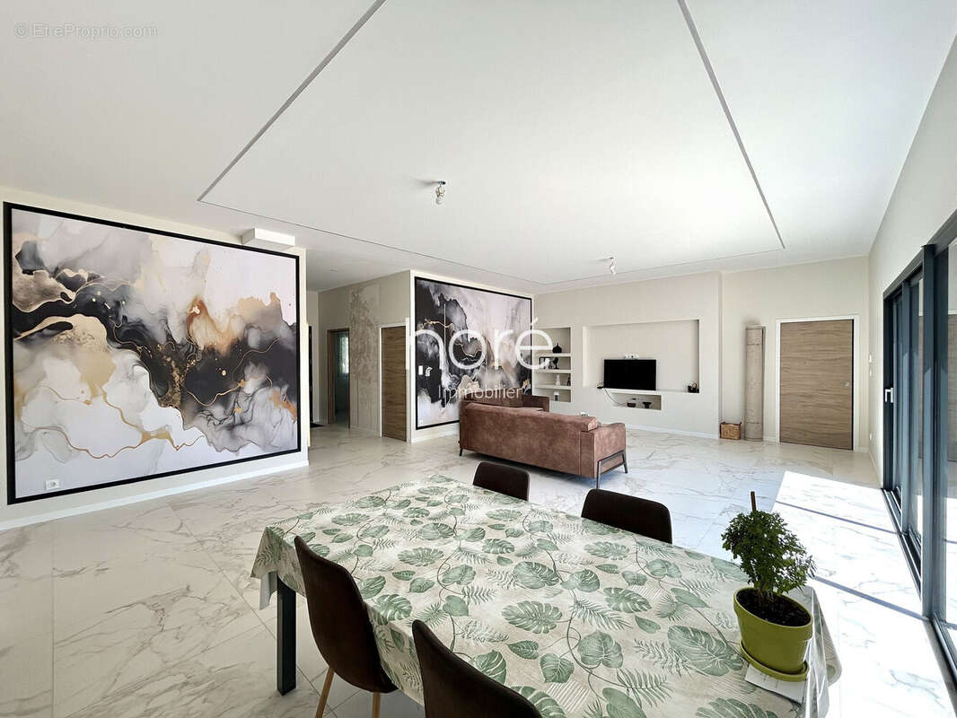 Maison à MAY-SUR-ORNE