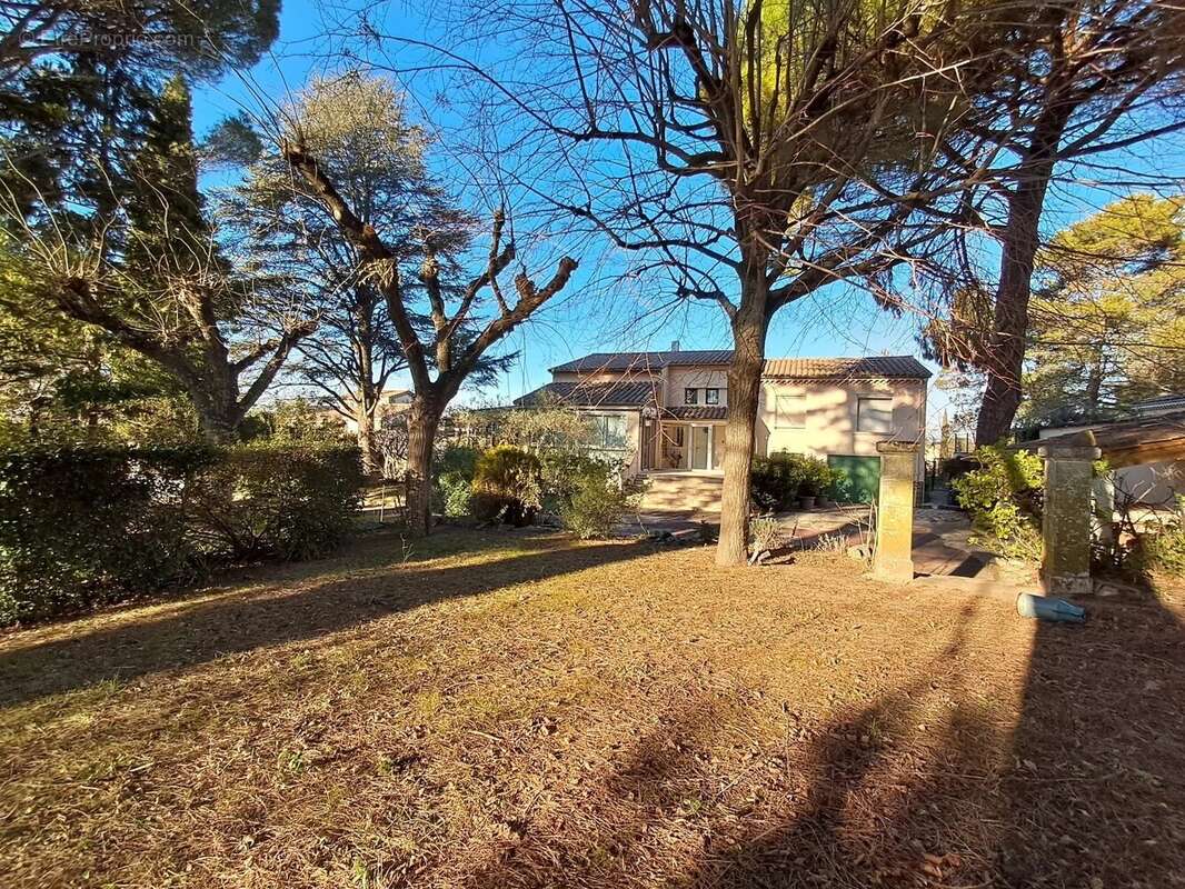 Maison à SAINT-PAUL-TROIS-CHATEAUX