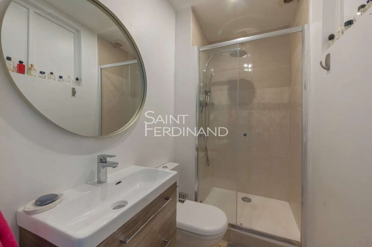 Appartement à LEVALLOIS-PERRET