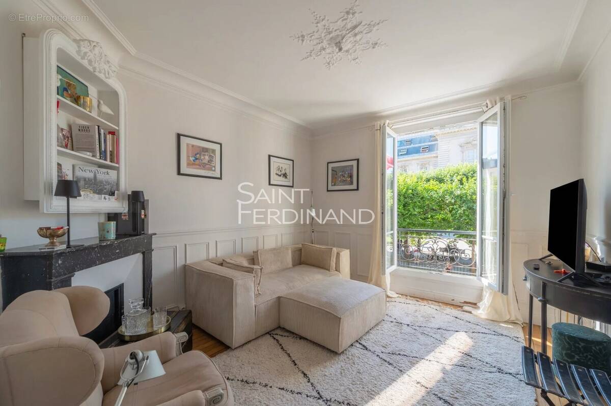 Appartement à LEVALLOIS-PERRET