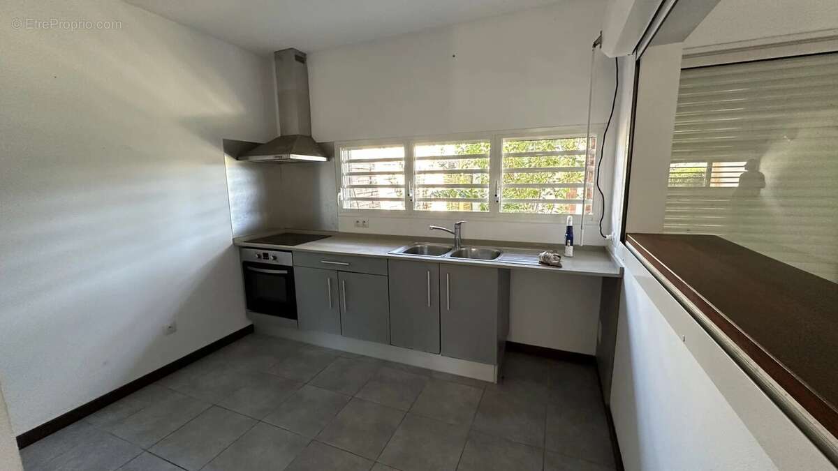 Maison à REMIRE-MONTJOLY