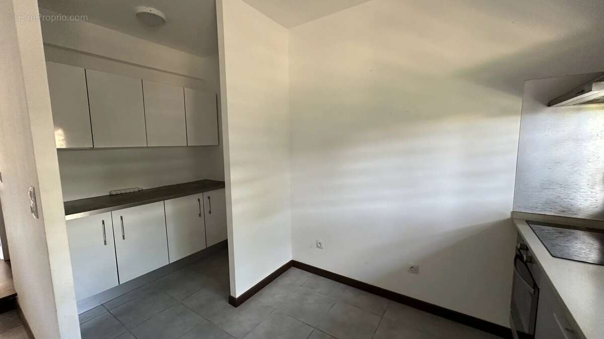 Maison à REMIRE-MONTJOLY