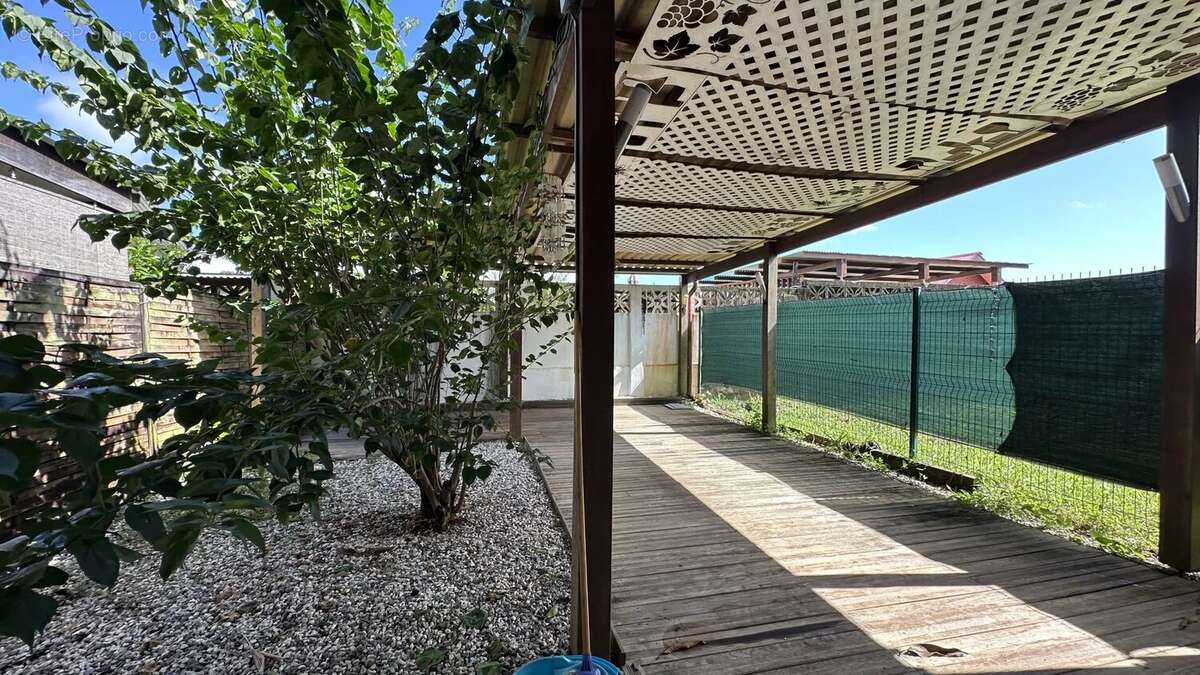 Maison à REMIRE-MONTJOLY