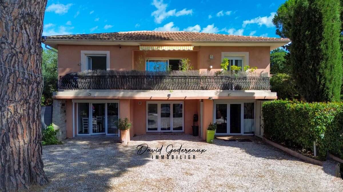 Appartement à FREJUS