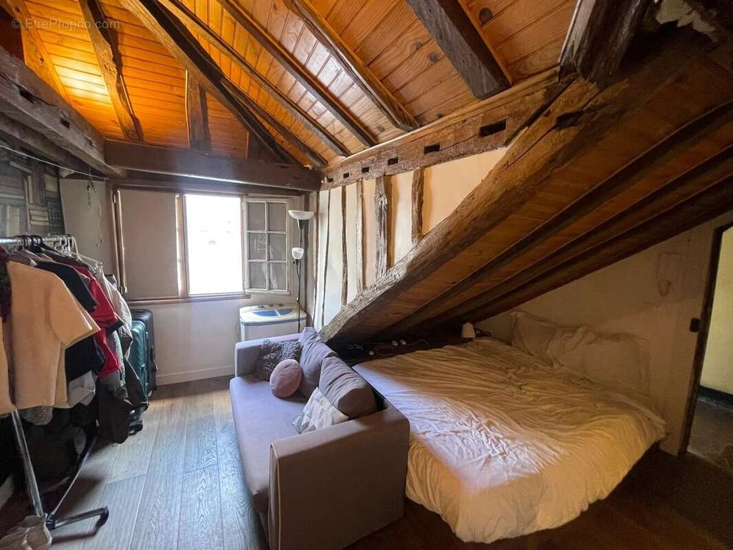 Appartement à PARIS-3E