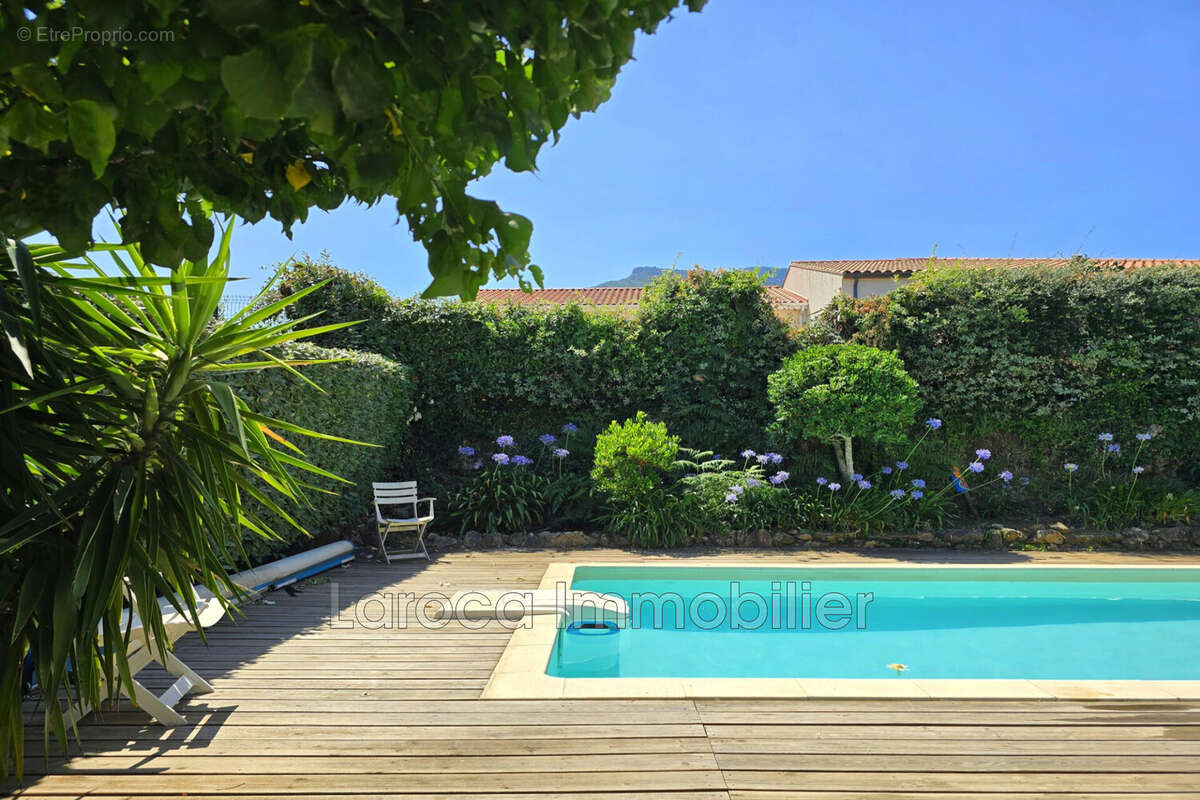 Maison à LAROQUE-DES-ALBERES