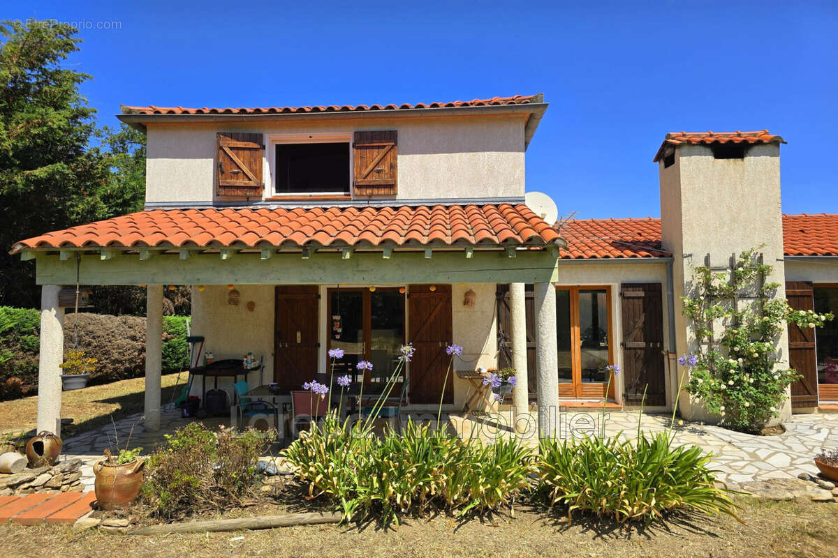 Maison à LAROQUE-DES-ALBERES