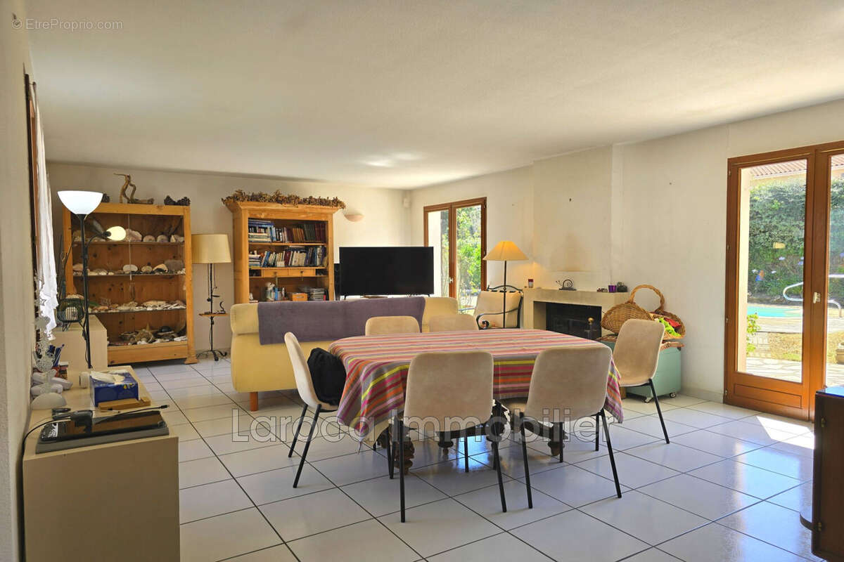 Maison à LAROQUE-DES-ALBERES