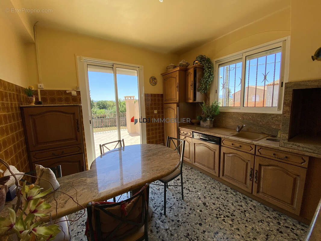 Maison à VILLELONGUE-DE-LA-SALANQUE