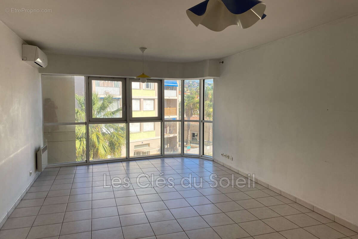 Appartement à HYERES