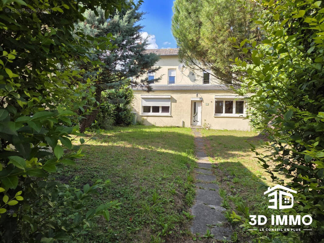 Maison à AVESNES-SUR-HELPE