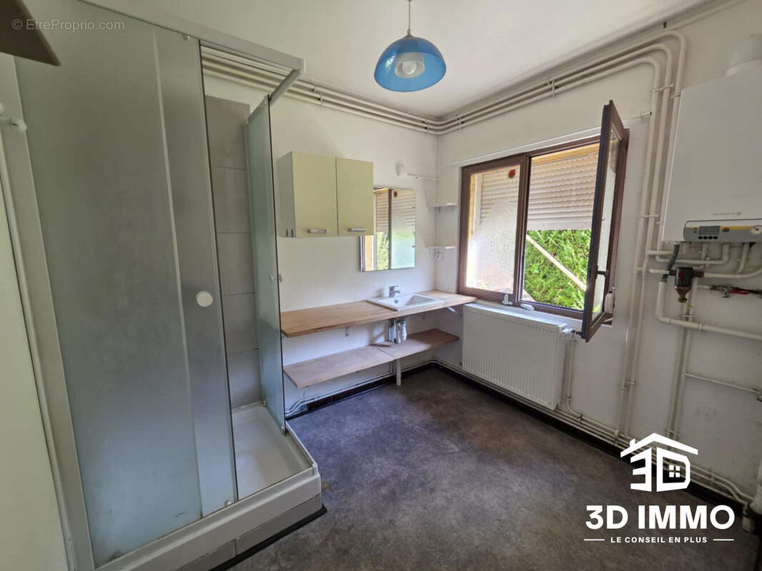 Maison à AVESNES-SUR-HELPE