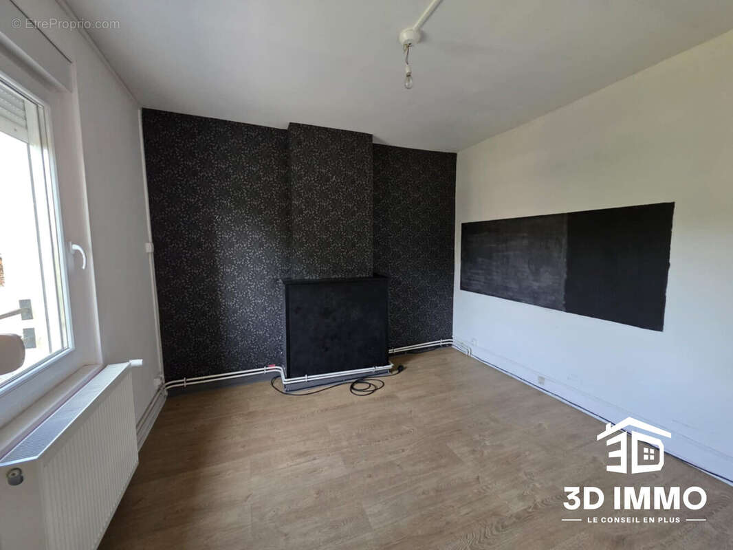 Maison à AVESNES-SUR-HELPE